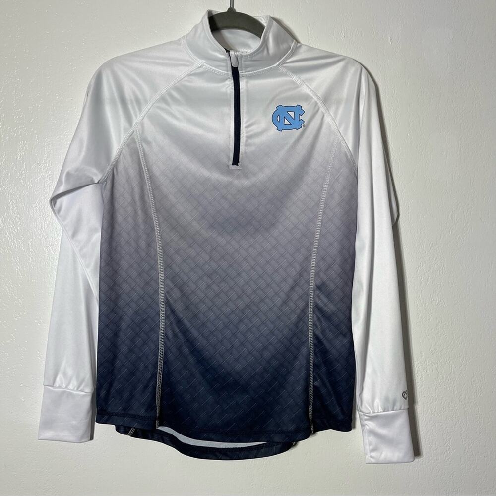 Colosseum, Carolina Tar Heels Long Sleeve Shirt. Size Medium Excellent condition